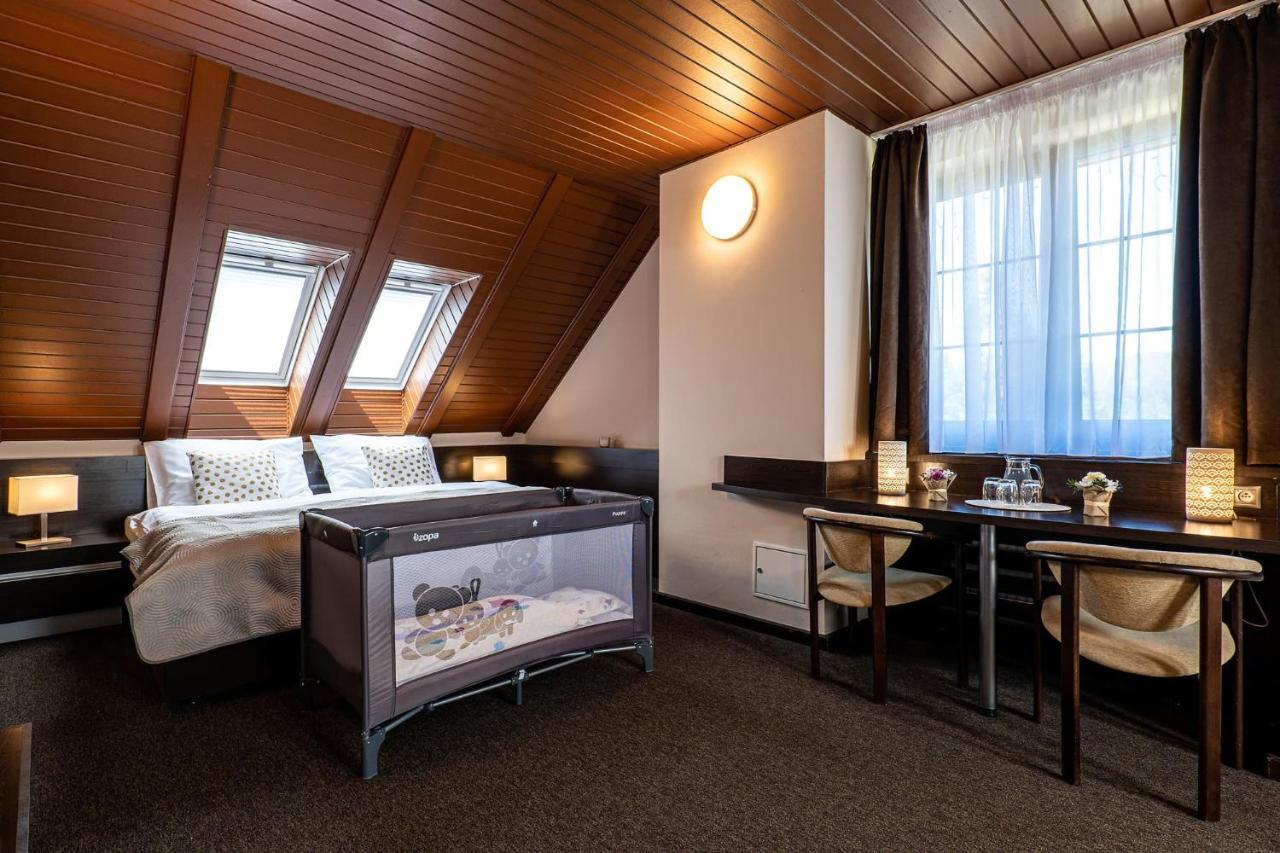 Wellness Hotel Pod Kycmolem Horní Lomná 外观 照片